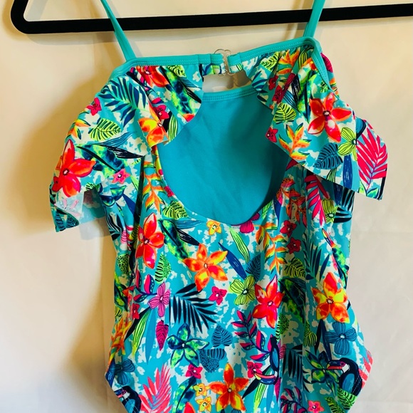 Going to the tropics and I’m going in the water #A10 - Picture 6 of 7